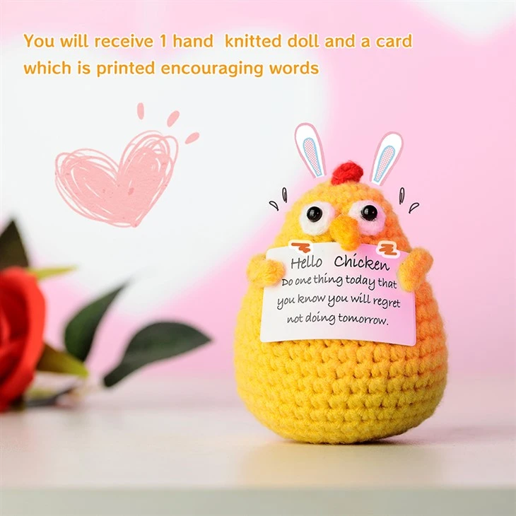 Crocheted Hallo Chicken